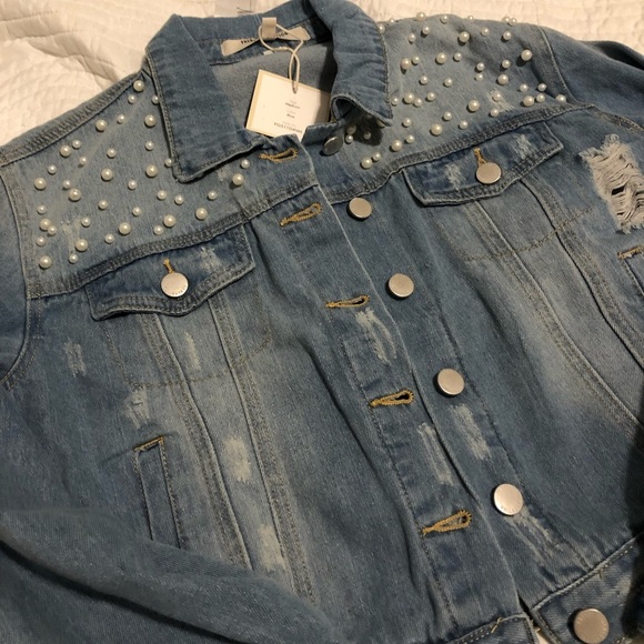 Pearlescent-Yoke Destroyed Denim Jacket - Picture 7 of 7